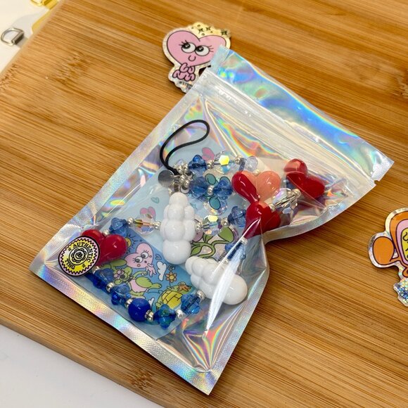 String Ting Cupid's Kawaii Beaded Wristlet Phone Strap | Handmade in London - Picture 5 of 8